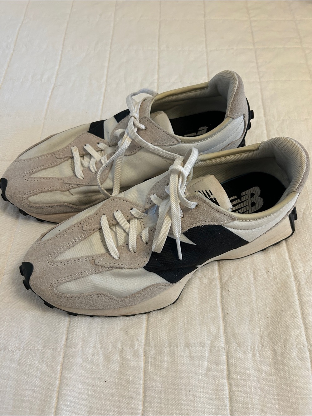 New Balance Sneakers • W9.5